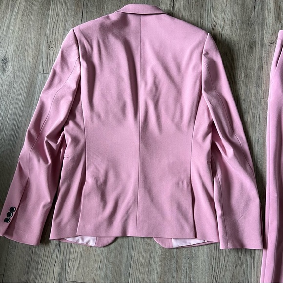 Simons Pink Slim-Fit Suit for a Contemporary Look - Picture 7 of 12